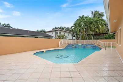 8235 NW 164th St, Miami Lakes, FL 33016 - Photo 38