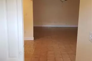 750 NE 199th St, Miami, FL 33179 - Photo 8