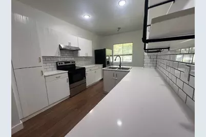 16360  Malibu Dr, Weston, FL 33326 - Photo 4