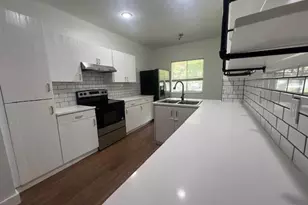 16360 Malibu Dr, Weston, FL 33326 - Photo 4