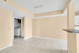 9645 NW 1st Ct, Pembroke Pines, FL 33024 - Photo 8