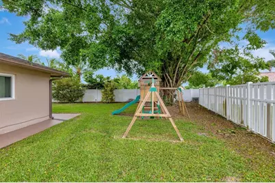 8010 NW 103rd Ave, Tamarac, FL 33321 - Photo 28