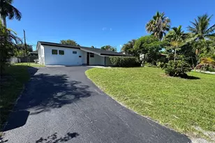 713 SW 4th Ct, Hallandale Beach, FL 33009 - Photo 4