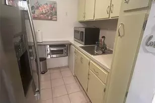 900 SW 10th Terrace, Hallandale Beach, FL 33009 - Photo 8