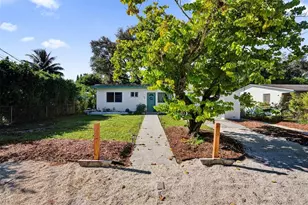 220 NE 165th St, Miami, FL 33162 - Photo 2