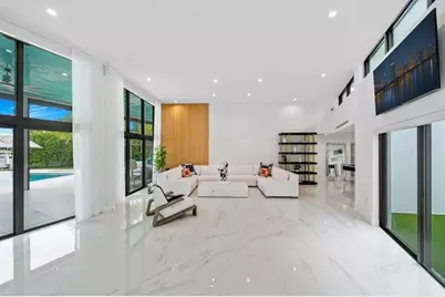 19  Gatehouse Rd, Sea Ranch Lakes, FL 33308 - Photo 14