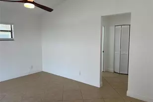 371 Mohawk Ln, Boca Raton, FL 33487 - Photo 16