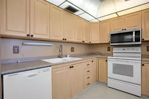 2202 Lucaya Unit, Coconut Creek, FL 33066 - Photo 4