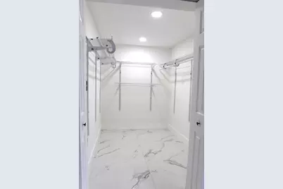 3075 NW 68th St, Miami, FL 33147 - Photo 10