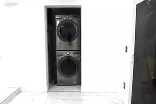 3075 NW 68th St, Miami, FL 33147 - Photo 12