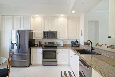 19  Harbour Isle Dr W, Unit #306, Fort Pierce, FL 34949 - Photo 4