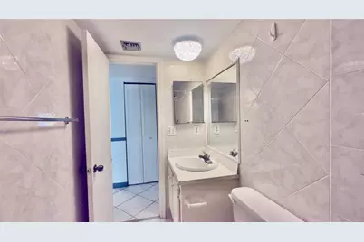 9340  Lagoon Pl, Unit #403, Davie, FL 33324 - Photo 18
