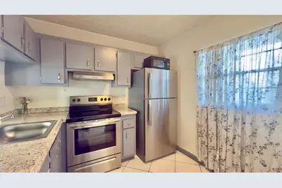 9340  Lagoon Pl, Unit #403, Davie, FL 33324 - Photo 8