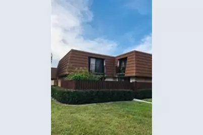 156  Heritage Way, West Palm Beach, FL 33407 - Photo 2