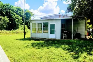 1048 Arvin Ln, Moore Haven, FL 33471 - Photo 4