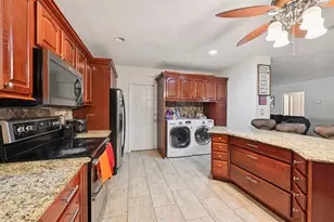 667 W Melrose Cir, Fort Lauderdale, FL 33312 - Photo 6