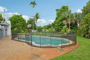 667 W Melrose Cir, Fort Lauderdale, FL 33312 - Photo 28