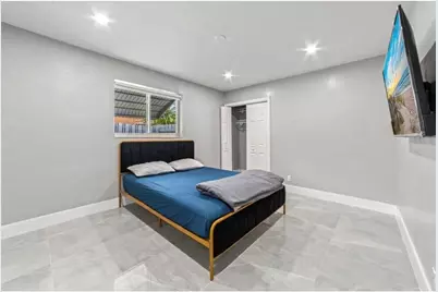 4811  Hayes St, Hollywood, FL 33021 - Photo 8