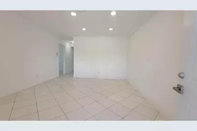 266 NE 42nd St, Deerfield Beach, FL 33064 - Photo 8