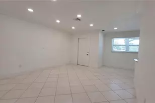 266 NE 42nd St, Deerfield Beach, FL 33064 - Photo 10