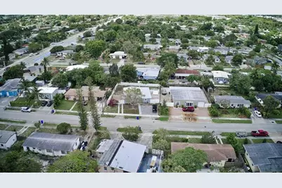 266 NE 42nd St, Deerfield Beach, FL 33064 - Photo 6