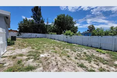 266 NE 42nd St, Deerfield Beach, FL 33064 - Photo 24