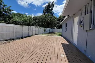 266 NE 42nd St, Deerfield Beach, FL 33064 - Photo 28