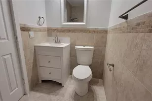 266 NE 42nd St, Deerfield Beach, FL 33064 - Photo 16