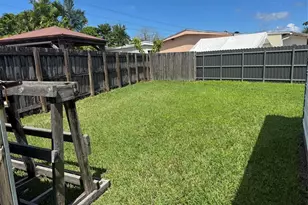 21861 NW 2nd Ct, Pembroke Pines, FL 33029 - Photo 24