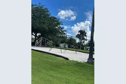 21861 NW 2nd Ct, Pembroke Pines, FL 33029 - Photo 32