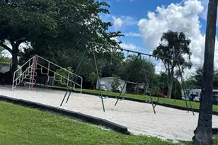 21861 NW 2nd Ct, Pembroke Pines, FL 33029 - Photo 32