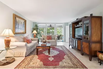 3900  Oaks Clubhouse Dr, Unit #409, Pompano Beach, FL 33069 - Photo 2