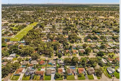 6641  Douglas St, Hollywood, FL 33024 - Photo 72