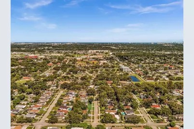 6641  Douglas St, Hollywood, FL 33024 - Photo 70