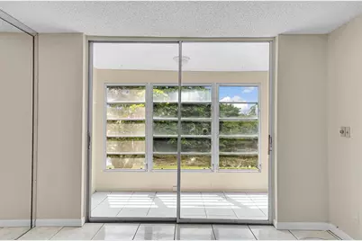 9460  Sunrise Lakes Blvd, Unit #106, Sunrise, FL 33322 - Photo 28