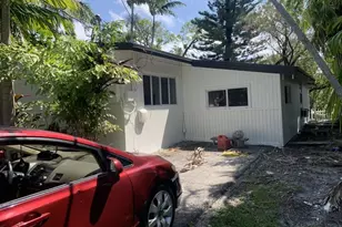 1178 Arthur St, Hollywood, FL 33019 - Photo 2