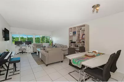 100  Lakeview Dr, Unit #206, Weston, FL 33326 - Photo 2