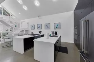 303 SW 9th St, Fort Lauderdale, FL 33315 - Photo 12