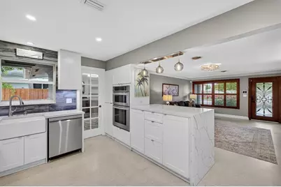 2407 NE 17th Ter, Wilton Manors, FL 33305 - Photo 12