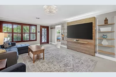 2407 NE 17th Ter, Wilton Manors, FL 33305 - Photo 8