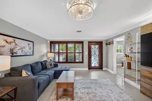 2407 NE 17th Terrace, Wilton Manors, FL 33305 - Photo 10