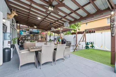 18811 NW 80th Ave, Hialeah, FL 33015 - Photo 36