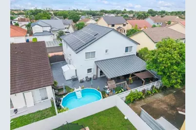 18811 NW 80th Ave, Hialeah, FL 33015 - Photo 14
