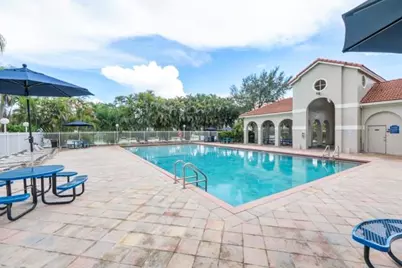 18811 NW 80th Ave, Hialeah, FL 33015 - Photo 68