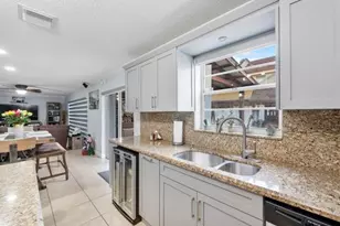 18811 NW 80th Ave, Hialeah, FL 33015 - Photo 30