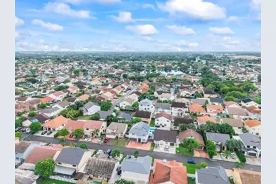 18811 NW 80th Ave, Hialeah, FL 33015 - Photo 8