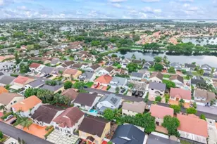 18811 NW 80th Ave, Hialeah, FL 33015 - Photo 12