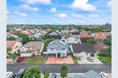 18811 NW 80th Ave, Hialeah, FL 33015 - Photo 6