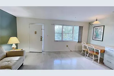 1200  Colonnades Dr, Unit #208, Fort Pierce, FL 34949 - Photo 8