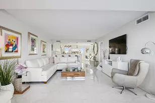 215 N Birch Unit, Fort Lauderdale, FL 33304 - Photo 8